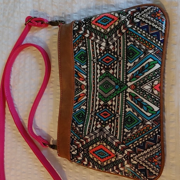 💚CATCHFLY CROSSBODY BAG - Picture 3 of 10